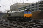 Die Class 66 MRCE 513-10 von DLC Railways rangiert in Aachen-West bei Nieselregen am 28.12.2011.