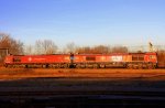 Zwei Class 66 DE6312  Alix  und DE6310  Griet  von Crossrail stehen am 15.1.2012 bei strahlend blauem Himmel in Montzen-Gare(B). 