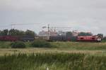 Crossrail DE 6314  Hanna  verlsst am 12.7.12 die Containerverladung in Zeebrgge und rollt in Richtung Ausfahrt.