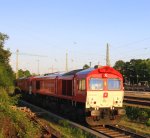 Zwei Class 66 DE6308  Anja  und die PB03  Mireille  beide von Crossrail stehen auf dem abstellgleis in Aachen-West in der Abendsonne am 6.6.2013. 