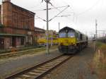 RheinCargo DE 63 setzt am 15.11.2013 nach der Betankung in Gotha wieder an den Kesselwagenzug DGS 95250.