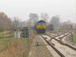 RheinCargo DE 63 steht am 15.11.2013 mit DGS 95250 nach Grokorbetha abfahrbereit in Emleben.