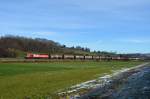 Die DE 669 der HGK fährt mit einem Kewaz durchs Filstal in Richtung Stuttgart.Aufgenommen an der Nassachtal Brücke am 6.1.2015.