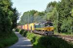 Mit einer dicken Dieselfahne durch Naherholungsgebiet, so zieht die 29002 von Crossrail einen Containerzug Richtung Aachen-West. Aufgenommen am 11/07/2015 bei Übach-Palenberg.