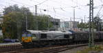 Die Class 66 266 035-5 von Railtraxx kommt mit einem Güterzug aus Antwerpen-Waaslandhaven(B) nach Linz-Voestalpine(A) und fährt in Aachen-West ein.