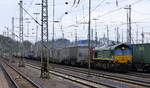 Die Class 66 PB14 von Crossrail steht in Aachen-West mit einem Güterzug aus Gallarate(I) nach Antwerpen-Combinant(B) und wartet auf die Abfahrt nach Belgien.