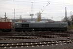 Die Class 66 DE6307 von Crossrail  fährt mit viel Dieselpower mit einem Güterzug aus Antwerpen-Krommenhoek(B) nach Germersheim(D) und fährt in Richtung