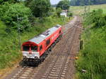 Die Class 66 PB03  Mireille  von Crossrail kommt die Gemmenicher-Rampe hochgefahren und fährt als Lokzug aus Aachen-West nach Montzen-Gare(B) und fährt gleich in den Gemmenicher-Tunnel