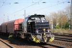 MRCE 500 1577, verliehen an die Mlheimer Verkehrsgesellschaft, am 23.04.2010 bei der Vorbeifahrt an Oberhausen Osterfeld-Sd