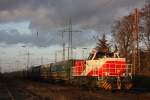 HFM D2 (Managemant fr Hafen und Markt Frankfurt/271 027) am 9.12.11 mit einem Gterzug bei der Durchfahrt durch Ratingen-Lintorf.