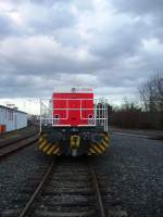 Vossloh G1000BB der Hafenbahn Frankfurt am 08.01.11 in Hanau Hafen von einen Bahnbergang aus geknipst 