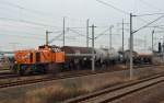 271 026 schiebt am 20.12.13 ihre Kesselwagen in den Chemiepark Bitterfeld.