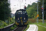 Eine Rangierlok von MRCE kommt als Lokzug aus Köln-Kalk nach Süden und kommt aus Richtung Köln und fährt in Richtung Koblenz.