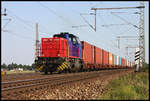 MaK 1000 BB hat einen langen Container Zug am Haken, als sie hier am 12.9.2006 bei Dedensen in Richtung Wunsdorf unterwegs ist.