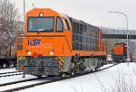   Die Lok 43 (92 80 1273 018-2 D-KSW) der KSW (Kreisbahn Siegen-Wittgenstein) eine MaK G 2000 BB am 03.02.2015 am Rangierbahnhof der KSW, dahinter die Lok 42 (eine MaK 1700 BB).