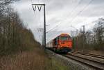 Eine G2000 der KSW fuhr am 08.04.2015 mit einem Enercon Zug von Dörpen nach Emden, hier bei Neermoor.