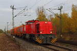 AVG Cargo MAK 1206 mit 3 Müllcontainerwagen bei der Einfahrt in Schwetzingen. Aufgenommen am 30.10.2017. 