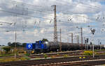 275 011 (IL 208) war am 01.09.18 im Rangierdienst in Großkorbetha tätig. Hier schiebt sie einen Kesselwagenzug Richtung Leuna.