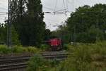 Aus Odenkirchen kommt die Indipendend Railpartner 2211 mit einem EANOSzug in Rheydt eingefahren auf dem Weg nach Venlo.