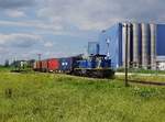 Die 275 101 mit einem Containerzug am 04.07.2020 unterwegs bei Seebach.