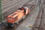 Diesellok 1275 002-4, Mak 1206 von Chemion am 23.03.2026, 13:32 Uhr rangierend im Übergabebahnhof Chempark Dormagen, südlich der Fußgängerbrücke.