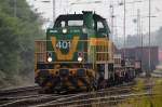 Lok 401 der Dortmunder Eisenbahn (DE GmbH) erreicht mit einem Leeerzug Oberhausen West.