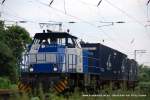 275 631-0 (DuisPort Rail) fhrt am 17. Juni 2009 um 17:42 Uhr mit einem GZ durch Duisburg Neudorf