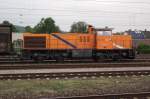 275 803-5 der northrail steht am 11. Juni 2011 mit der Wiegand-bergabe nach Steinbach am Wald im Bahnhof Lichtenfels und wartet auf die Ausfahrt Richtung Kronach.