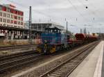 Die 275 502 mit einem Gterzug am 04.12.2011 bei der Durchfahrt am Heimeranplatz (Mnchen).