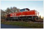 Die WLE 53  Kreis Soest  (275 505-6) der Westfälische Landes-Eisenbahn GmbH in Lippstadt steht am 26.11.2013 am Werksanschluss der Salzgitter Mannesmann Precision GmbH in Burbach-Holzhausen.