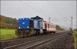 Mak G 1206 ist mit einen Personenwagen von SVG bei Haarbach zu sehen am 11.11.14.