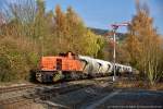 Lahntalbahn Herbst am 05.11.2015, hier der Steedener Kalkzug mit der MaK 1206 Nr.