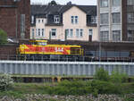 Die TKSE-Diesellokomotive 544 war Anfang Mai 2021 in Duisburg-Wanheimerort unterwegs.