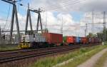 Eine G 1204 der Oak Capital rangiert am 02.07.14 einen Containerzug in den Containerbahnhof Waltershof.