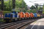 MWB V2305 (G 1700BB) mit 5 Vossloh G1206 im Schlepp.