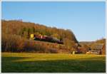 Die Lok 42 (277 902-3) der KSW  (Kreisbahn Siegen-Wittgenstein) eine MaK 1700 BB rauscht am 06.03.2014 mit ihrem Übergabezug bei Herdorf-Sassenroth in Richtung Betzdorf.