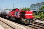 Beachtlich der Fuhrpark und die verschiedenen Tfz-Gattungen der HGK: Hier DH 702 mit einem imposanten Kesselverschub als Vertreterin der Dieseltraktion. (02.07.08, Mnchen, Heimeranplatz)