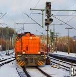 Lok 46 der Kreisbahn Siegen-Wittgenstein (KSW) rangiert im Bahnhof Betzdorf/Sieg am 28.01.2013.
Die Lok ist Vossloh G 1700-2 BB (eingestellt als 92 80 1277 807-4 D-KSW), sie wurde 2008 unter der Fabrik-Nr. 5001680 gebaut.