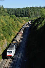 285 102 mit einem Kesselzug aus Ingolstadt Richtung Hof bei Röslau, 26.08.2016