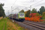 285 118 der Captrain schleppte am 12.10.25 einen Planenwagenzug durch Wittenberg-Labetz Richtung Falkenberg(E).