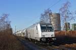 Traxx F140 DE fährt mit fabrikneuen Waggons am 02.02.2014 durch Bottrop.