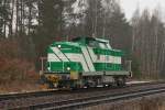 V 150-2 (LEW 16325) der PCK GmbH Schwedt auf dem Weg vom Werkbahnhof Stendell ins PCK. Bahnbergang Torfbruch-Heuallee 24.01.2011