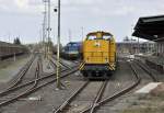 293 504-4 und im Hintergrund V 100 002 am Bf Euskirchen - 19.04.2013