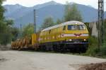 320 001-1 Diesel-hydraulische lok,mit CoCo Achsenfolge.Die Lokomotiv ist bei der Gleisbaufirma Wiebe im Einsatz.Afnahme bei Raubling am 07.07.2008