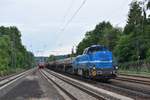 Am 10. Juli 2017 befördert eine Vossloh DE18 von Spitzke (4185 000) einen Altschotter-Zug von Saarbrücken kommend nach Homburg(Saar) und  dieselt  dabei auch durch Dudweiler. 