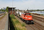 0272 015 / DE76 RHC mit zwei Staubsilowagen in Godorf Hafen am 02.06.2020