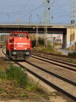 LZ kommt die RHC DE 94 in Hürth-Kalscheuren gen Brühl fahrend auf den Fotografen zu.
5.12.2015