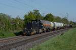 Am 24 April 2026 schleppt NorthRail 275 627 ein Kesselzug aus Dormagen durch Kaarst-Broicherseite und wird durch etwa acht Fotografen von offenbarer Stelle fotografiert.