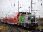 Vossloh-Lok G6(650 114-8)+DB-Regio Doppelstockwagen beim Rangieren mit
101 120-4 im Rostocker Hbf.05.01.2014