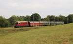 107 018 fuhr am 08.09.19 von Schwarzenberg nach Schleiz. Hier ist der Zug in der Einfahrt Schleiz zusehen.